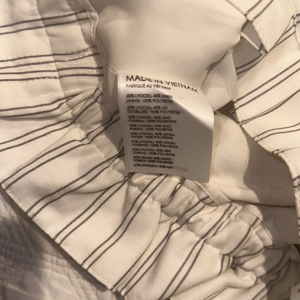 CLUB MONACO
Anreannah Wide Leg pin stripe - Picture 11 of 11